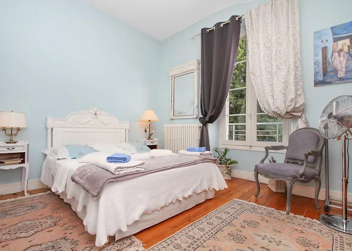 Manoir Des Turets Bed & Breakfast